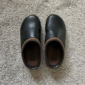 Women’s Vintage American Eagle Black Clogs